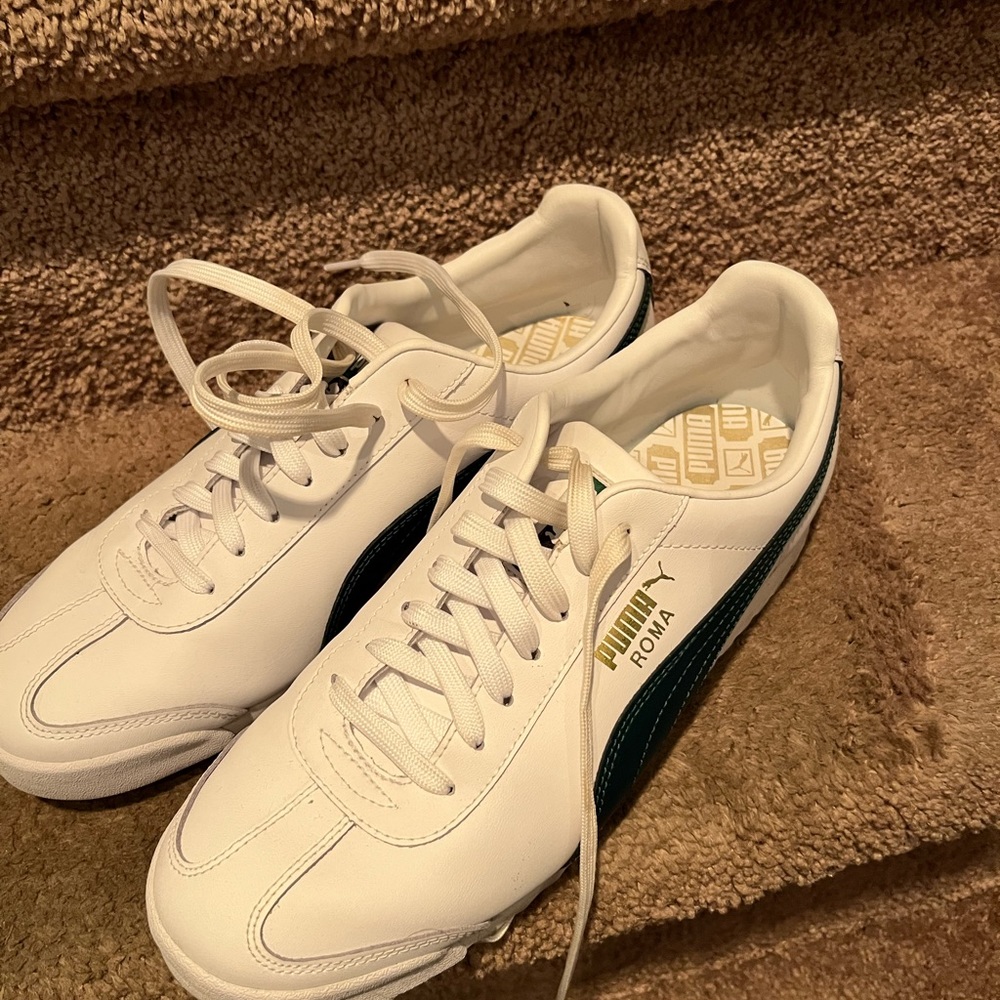 Puma Roma Sneakers size 9 gorgeous & so stylish Comes with box. Clean like new🇮🇹 - Picture 3 of 11
